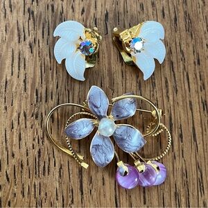 VINTAGE Floral Brooch and Clip On Earrings Pastel Gold Tone Fairycore Dainty